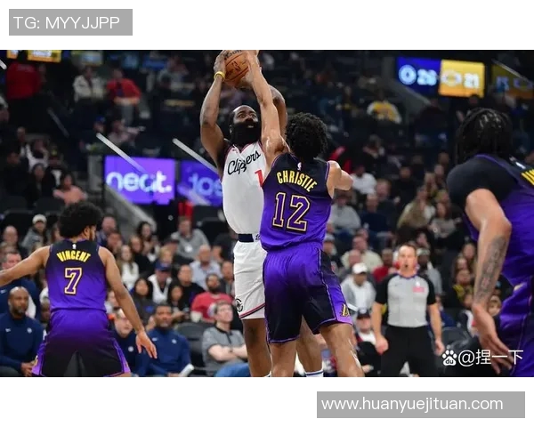 2020湖人快船季前赛精彩对决回顾与分析展望未来发展